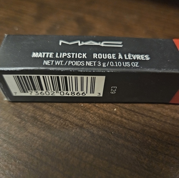 MAC Matte Lipstick in Chili (NIB) - Picture 4 of 6